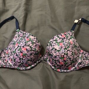 NWT! Victorias Secret as 36B Line Demi Bra